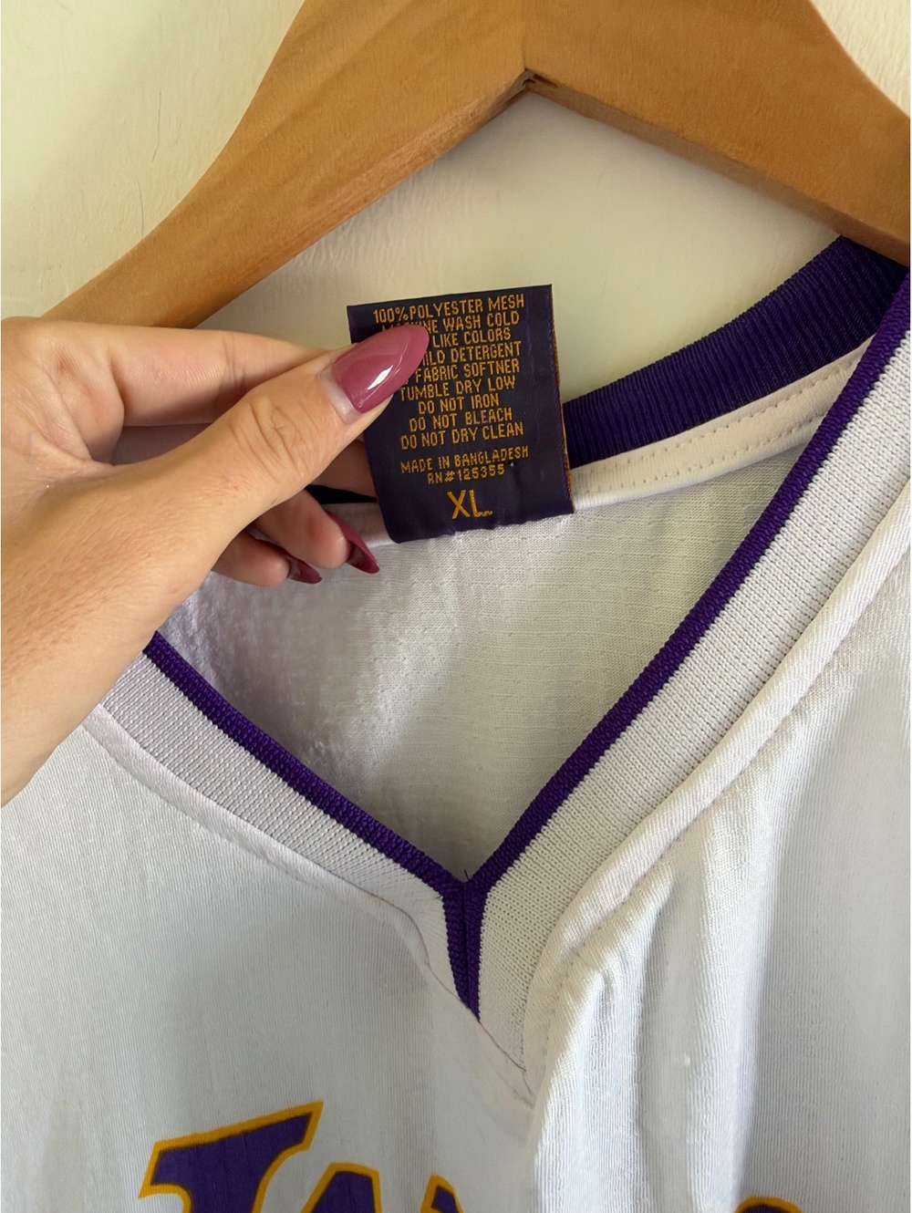 Los Angeles Lakers “Wish 00” Basketball Jersey Men’s XL White Purple Gold - Picture 4 of 5